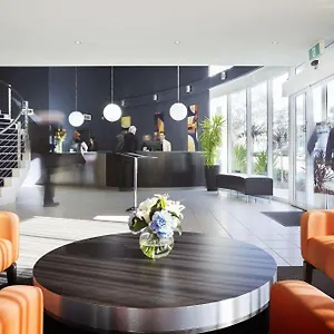 Ramada Encore By Wyndham Belconnen Hotel