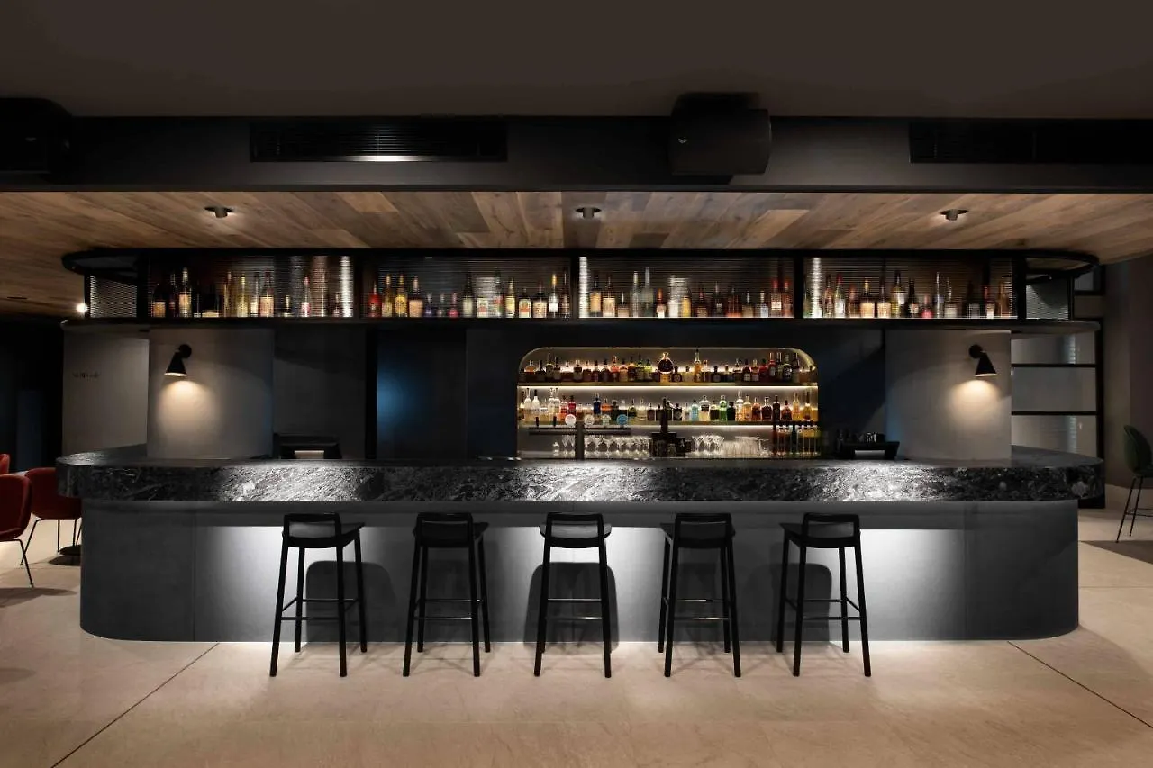 Hotel Midnight Hotel, Autograph Collection Canberra